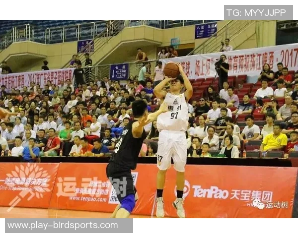 重庆篮球队实力变革引发热议球迷期待新赛季表现提升